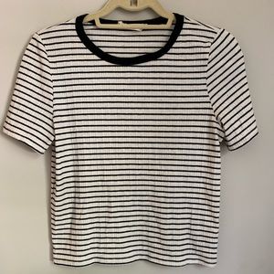 Stripped short sleeve top!
